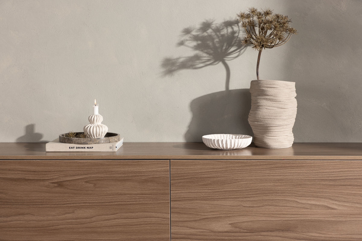 Frihamn byrå, valnöt