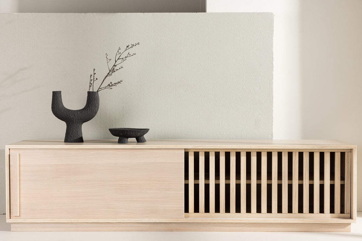 Lugo tv-bänk, vitputsad