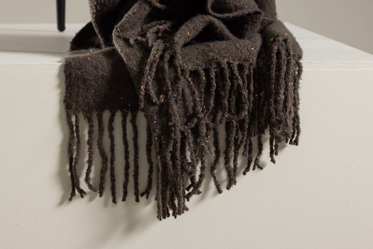 Tilly pläd 170 x 130 cm, mörkgrå