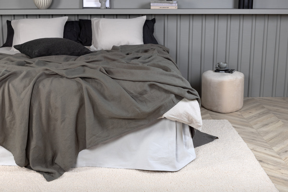 Milo överkast i linne 260 x 260 cm, ljusgrå