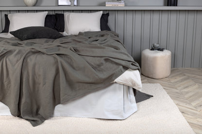 Milo överkast i linne 260 x 260 cm, ljusgrå