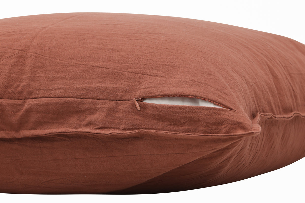 Ronja kuddfodral 60 x 60 cm, rostad röd