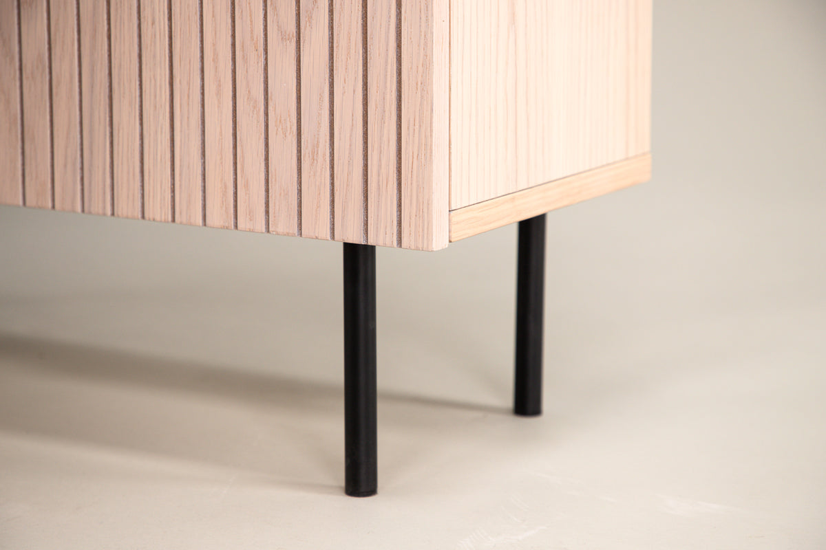 Björkön skåp, vitputsad 103x80x30